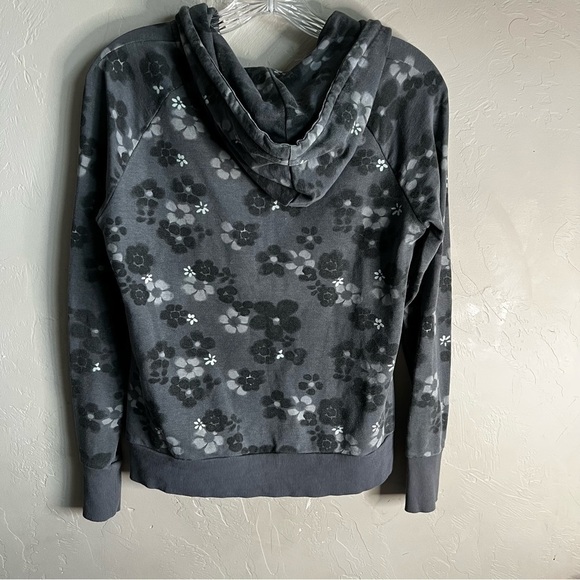 Envy’s Closet The Hallie Grey Floral Zip Up Hooded Sweater - Picture 5 of 8